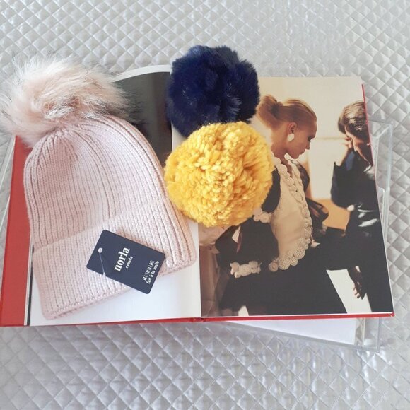 Norla light pink beanie hat toque 3 pom pom box set - Picture 1 of 5